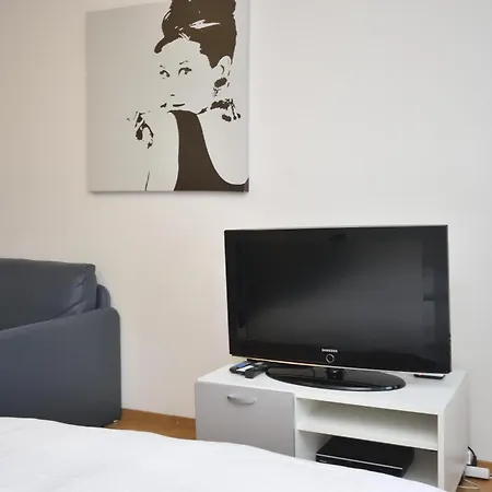 - Crown 25 Apartment *