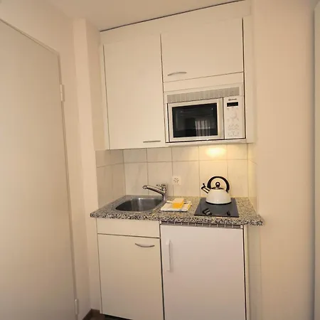 - Crown 25 Apartment