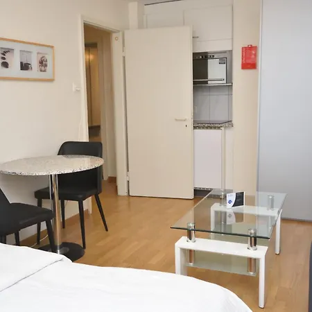 - Crown 25 Apartment