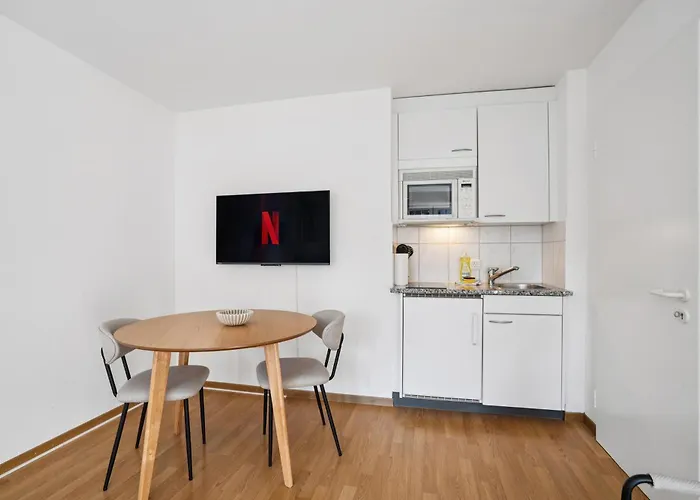 - Crown 25 * ציריך